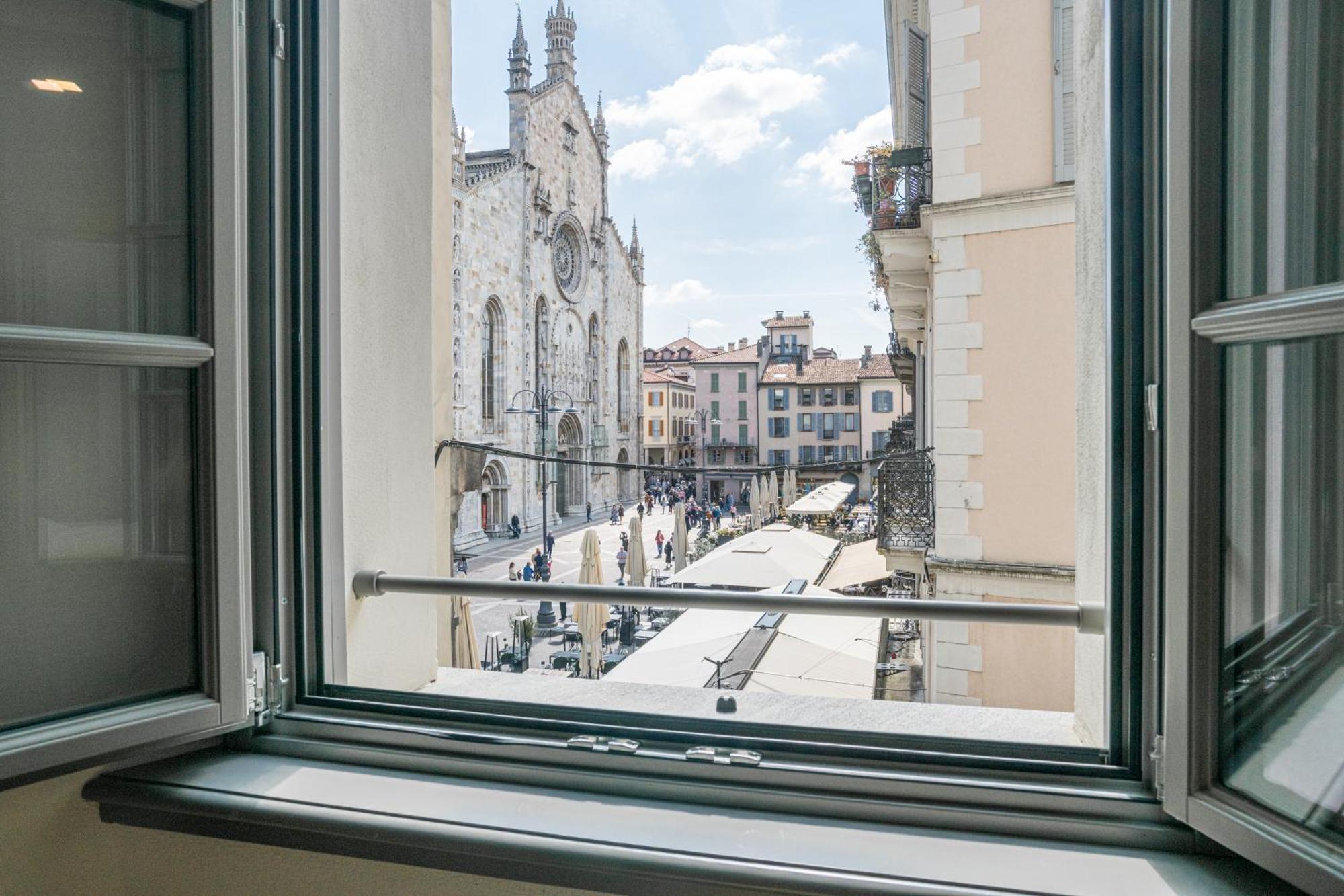 Palazzo La Cortesella - Modern Design & Central Location Como Zewnętrze zdjęcie