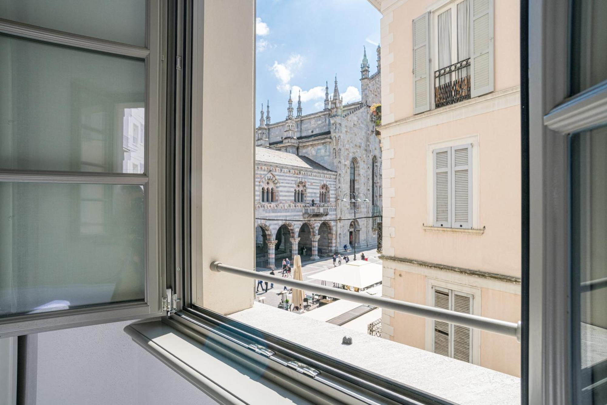 Palazzo La Cortesella - Modern Design & Central Location Como Zewnętrze zdjęcie